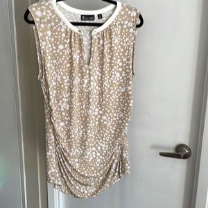 7th avenue polka dot nude color sleeveless shirt